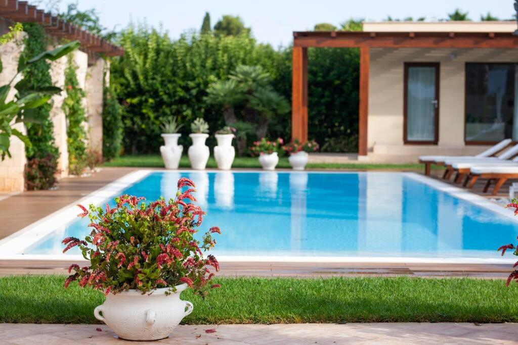 Spaziosa Villa Con Piscina E Giardino, Polignano A Mare Dış mekan fotoğraf